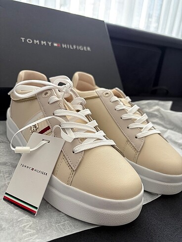 38 Beden Tommy hilfiger sıfır