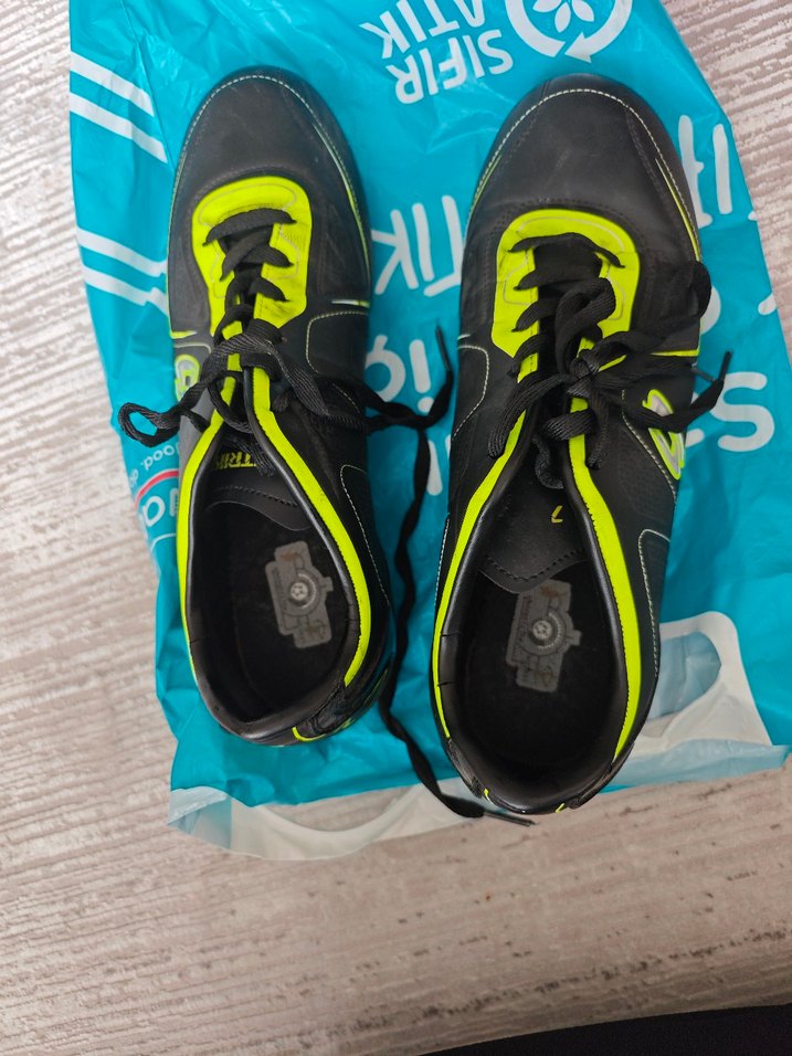 Siyah Erkek Futbol Ayakkabısı Velcro Kapatma - Görsel 3