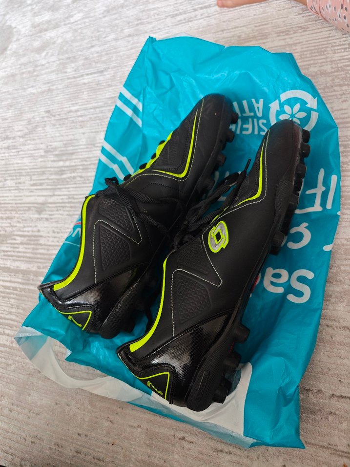 Siyah Erkek Futbol Ayakkabısı Velcro Kapatma - Görsel 2