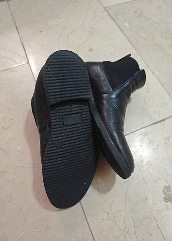 Siyah Deri Kadın Bot -  Tokalı - Görsel 4