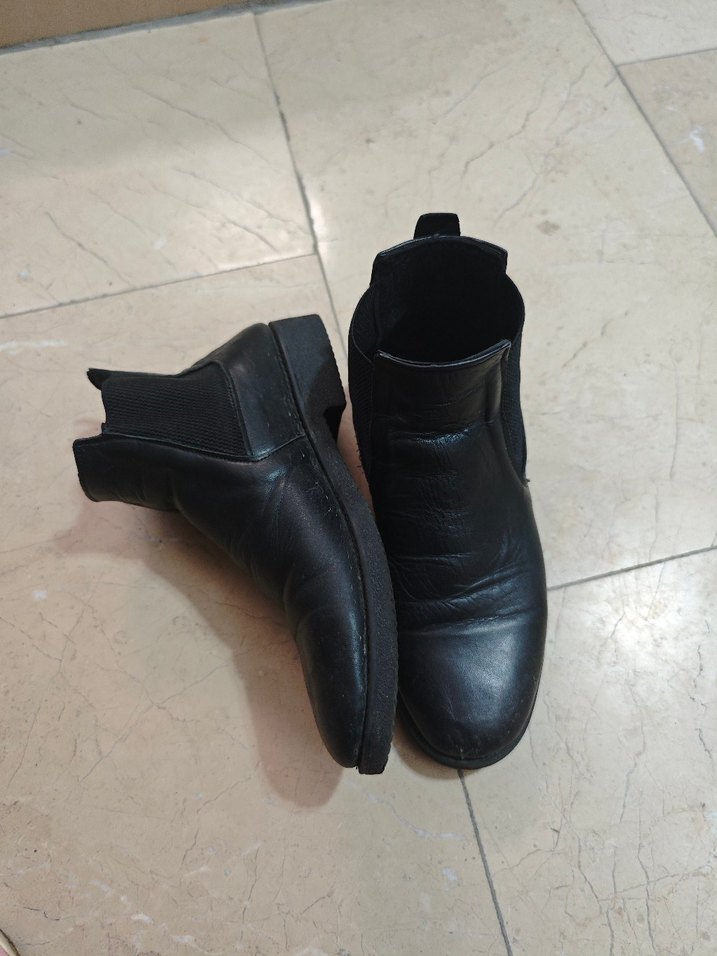 Siyah Deri Kadın Bot -  Tokalı - Görsel 2