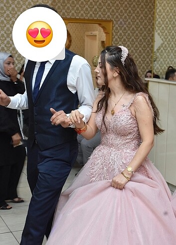 Nişan elbisesi