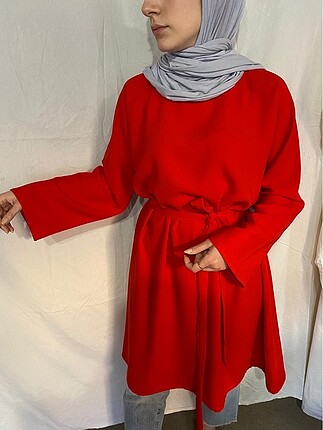 Kırmızı tunik