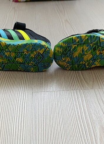 25 Beden siyah Renk Adidas ayakkabı
