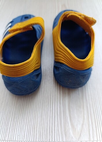 Adidas sandalet