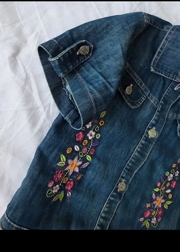 7 yaş Nakışlı Kemerli Kot Elbise - Görsel 4