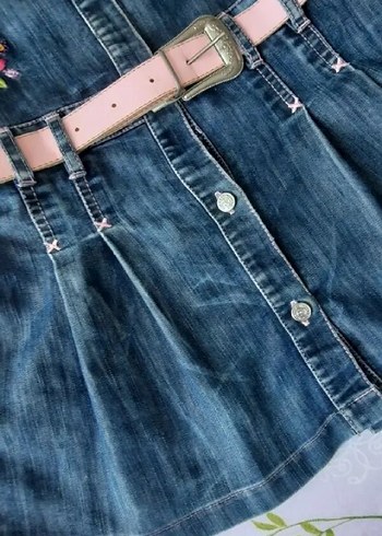 7 yaş Nakışlı Kemerli Kot Elbise - Görsel 3