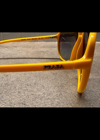 Prada Sarı Retro Kadın Güneş Gözlüğü - Görsel 3