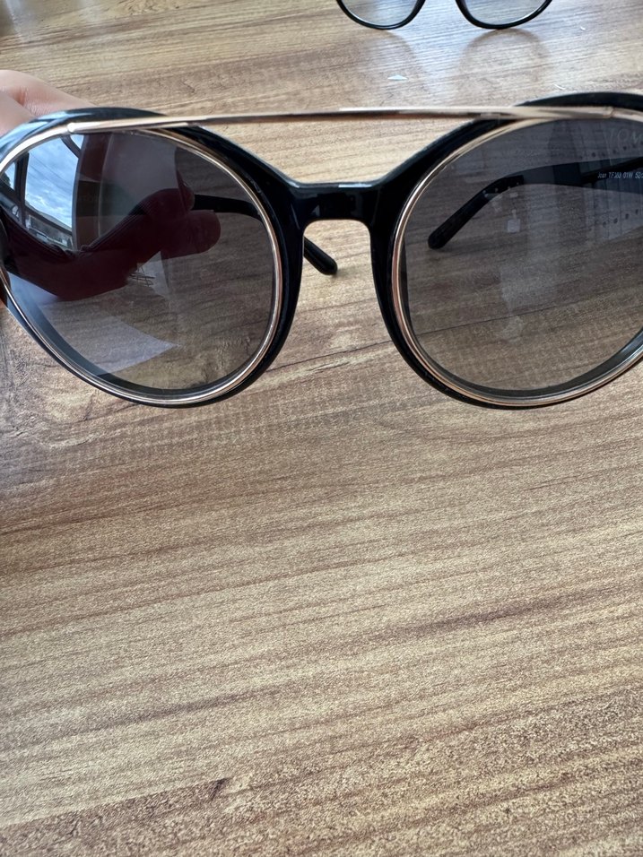 Tom Ford Klasik Tarz Gri Transparan Kadın Güneş Gözlüğü - Görsel 3