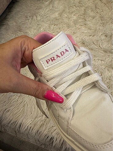 Prada 34 numara orj mi bilmiyorum