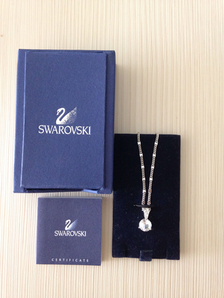 universal Beden Swarovski solitaire model kolye