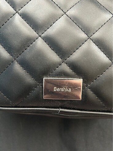 Bershka bershka zincirli kol çantası