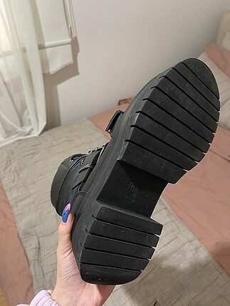 38 Beden siyah Renk Bershka bot