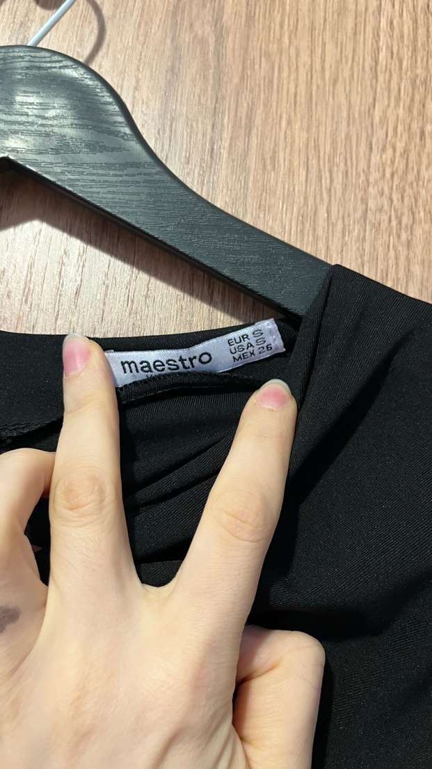 Uzun Siyah Drapeli Yüksek Yakalı Elbise - Görsel 5