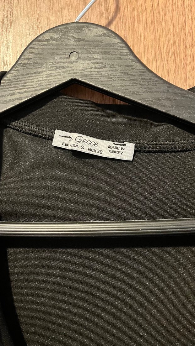 Zincir Detaylı Siyah Kısa Kollu Mini Elbise - Görsel 5