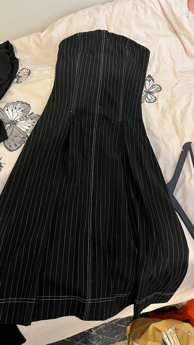 Siyah Straplez Drapeli Uzun çizgili Elbise - Görsel 4