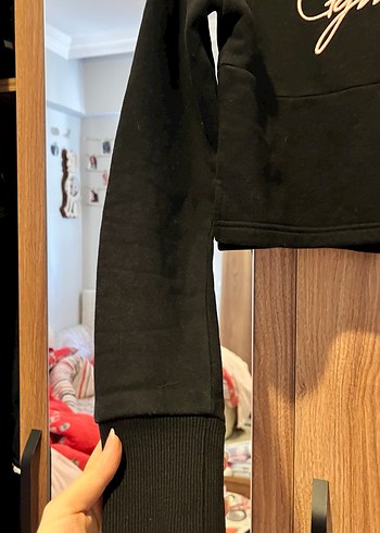 Siyah Kapüşonlu Crop Sweatshirt - Görsel 2