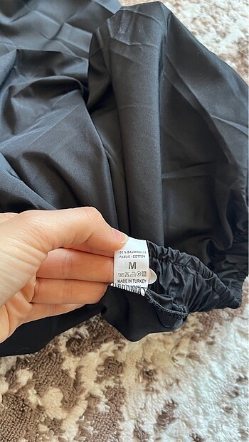 m Beden siyah Renk Siyah paraşüt pantolon ????