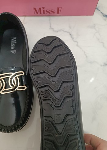 Siyah Parlak Tokalı Kadın Blok Topuklu Babet - Görsel 6