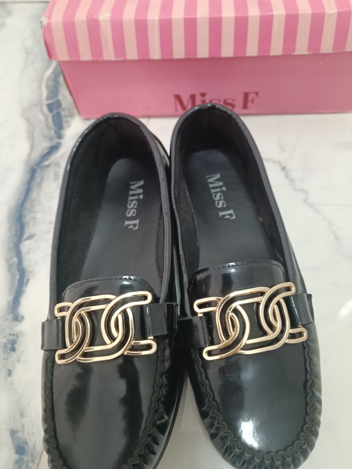 Siyah Parlak Tokalı Kadın Blok Topuklu Babet - Görsel 3