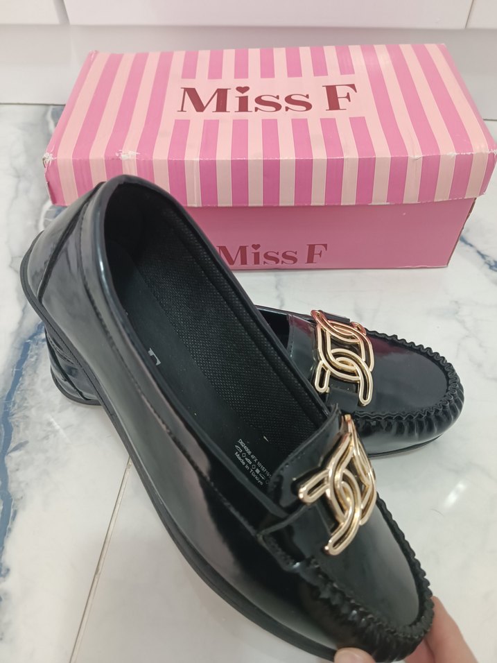 Siyah Parlak Tokalı Kadın Blok Topuklu Babet - Görsel 4