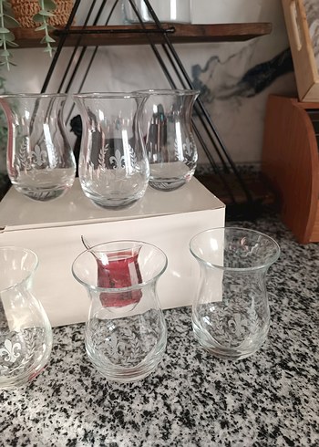 Madame Coco çay bardağı takimi