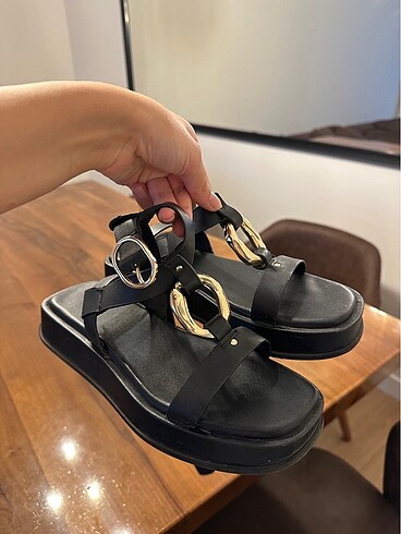 36 Beden Zara sandalet