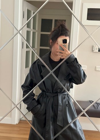 Pull and Bear Siyah Deri Midi Trençkot