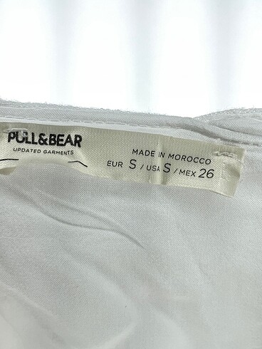s Beden beyaz Renk Pull and Bear Kısa Elbise %70 İndirimli.
