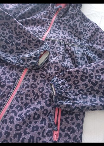 Kız Çocuk Mor Desenli Fermuarlı Mont - Görsel 3