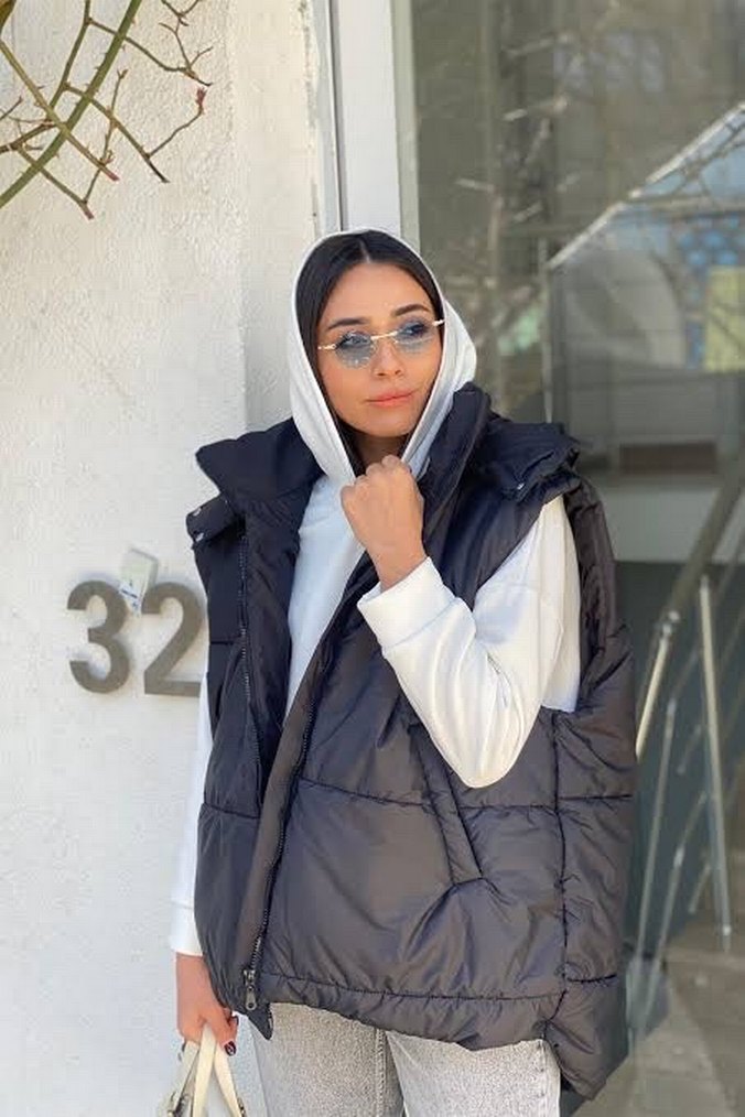 Siyah Yüksek Yakalı Kadın Şişme Yelek - Görsel 2