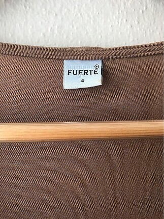 Kahverengi yakası pullu bluz - Görsel 2