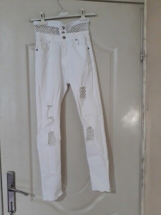 File detayli beyaz pantolon