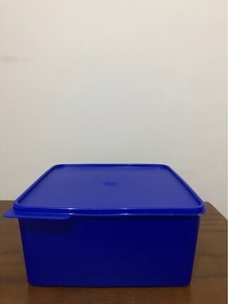 Tupperware saklama kabı