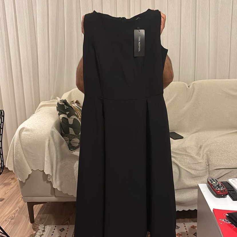 Siyah V Yakalı Kolsuz elbise - Görsel 2