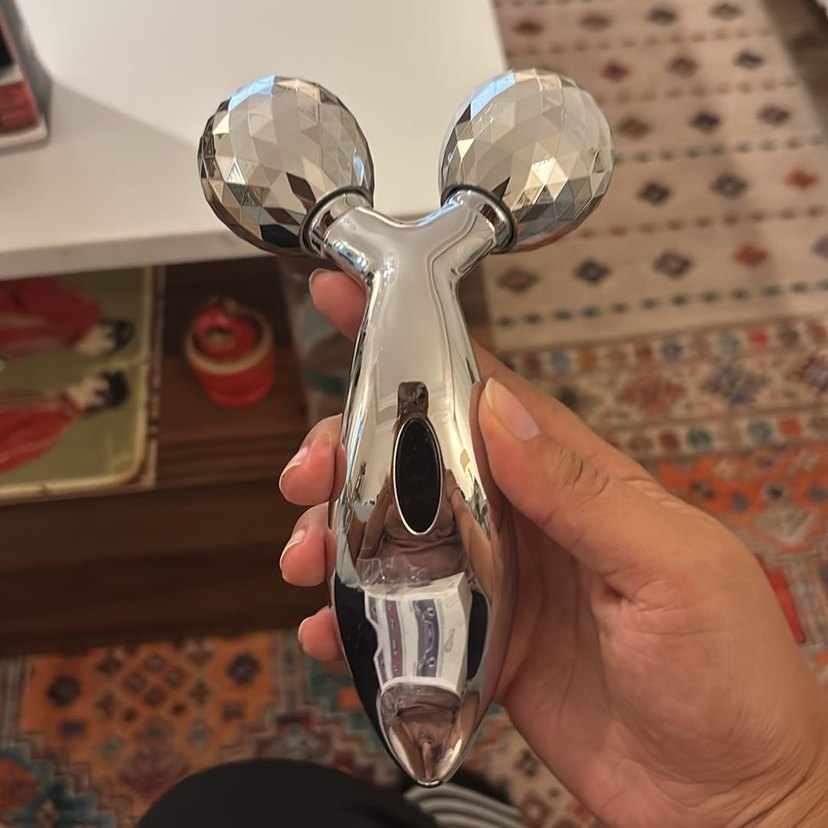 Gri 3D Yüz ve Vücut Masaj Aleti - Görsel 2