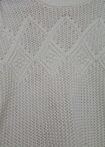 Beyaz Örgü Püsküllü Kolsuz Mini Kazak - Görsel 2