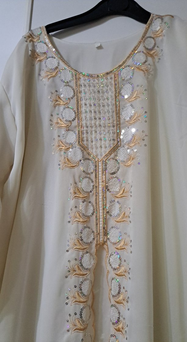 Uzun Kollu Beyaz Nakışlı Bohem Elbise - Görsel 2