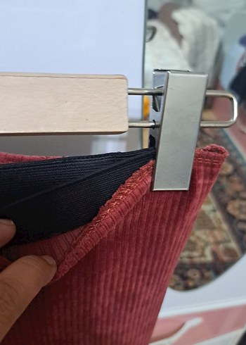 36 Beden Bordo Süet Bol Kesim Midi Kadın Pantolon lastiginde sökük var