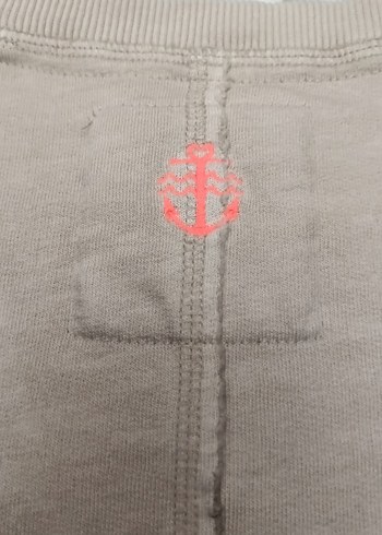 Gri Batik Desenli Keten Kadın Tişört - Görsel 4