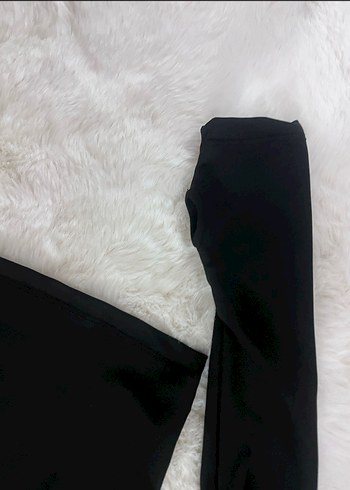 Parmak geçirmeli Yüksek Yakalı Spor Üst - Görsel 4