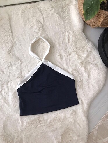 m Beden Boyundan geçirmeli crop
