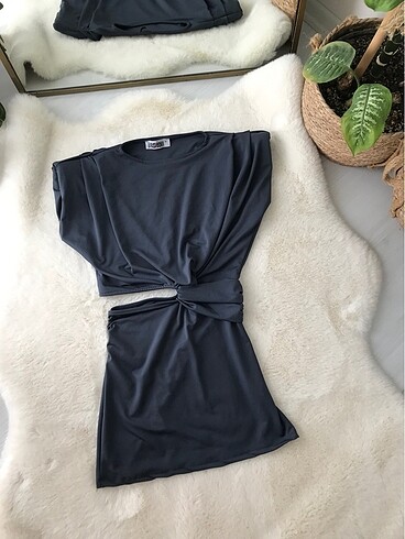 Zara kesik model vatkalı elbise