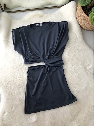 Zara Zara kesik model vatkalı elbise