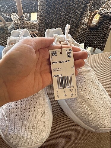 39,5 Beden Adidas kadın ayakkabı