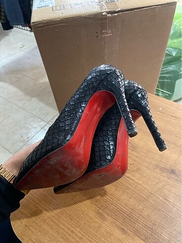 37 Beden Siyah stiletto