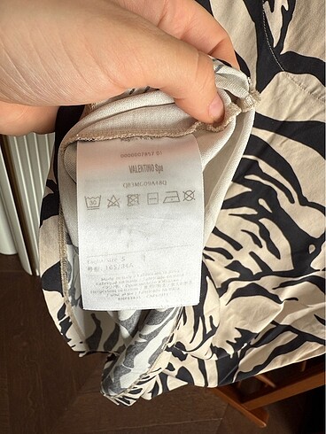 s Beden Valentino t-shirt