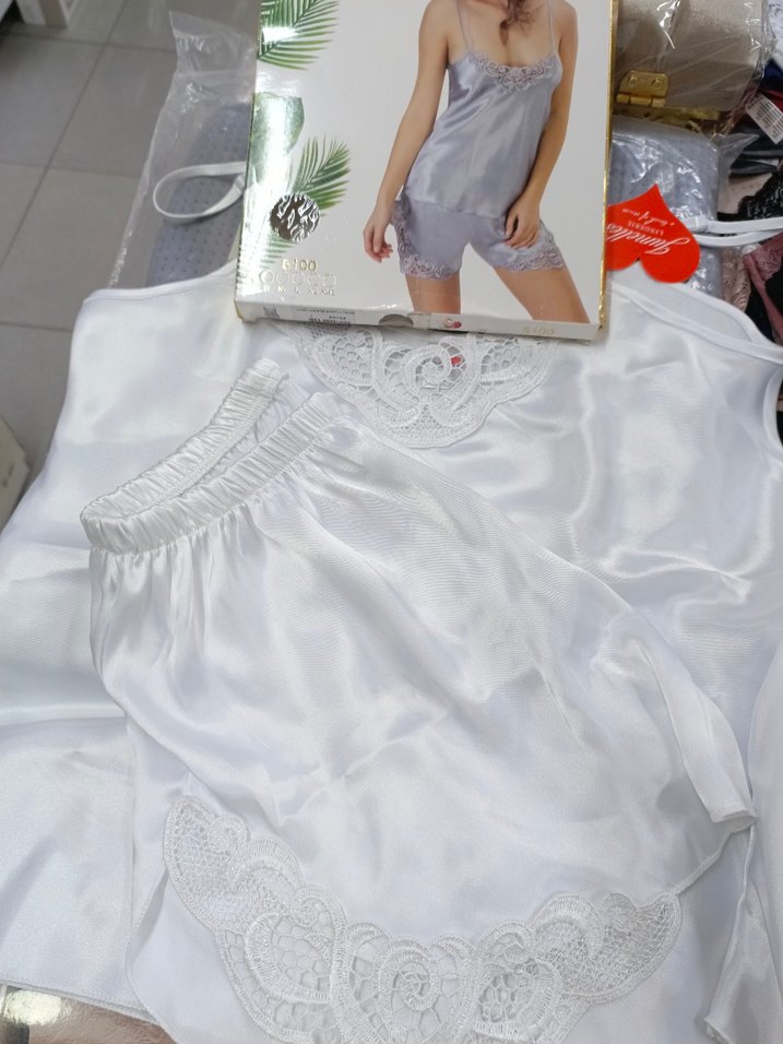 beyaz saten şortlu gecelik - Görsel 2