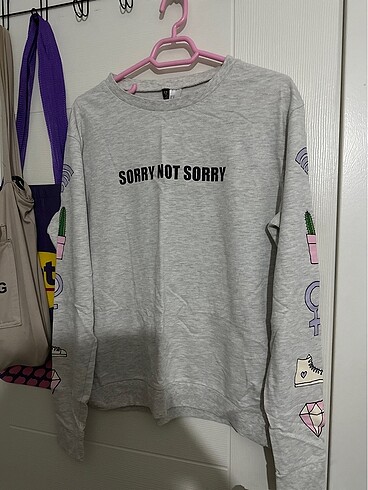 Sweatshirt