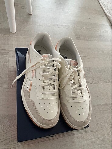 Reebok sneaker